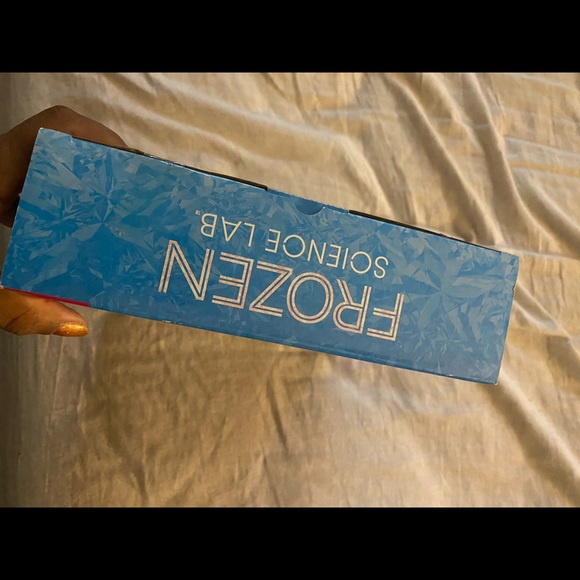 Toy frozen science lab - Picture 3 of 4